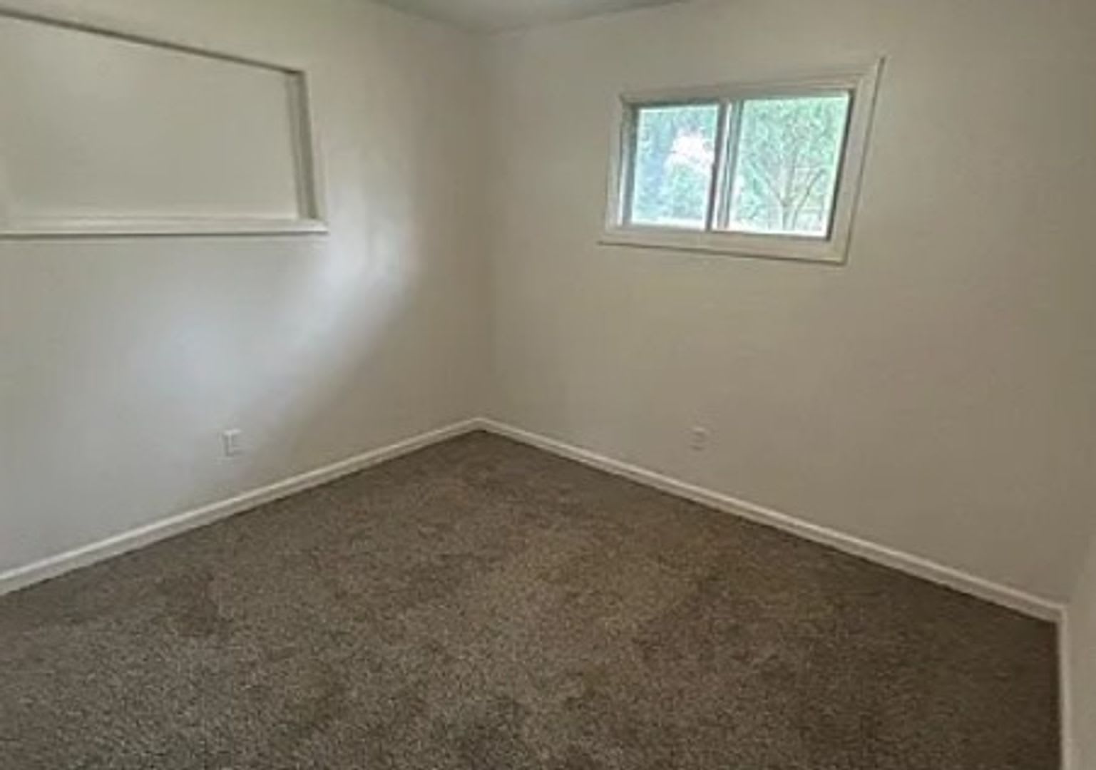 For Lease – photo 5