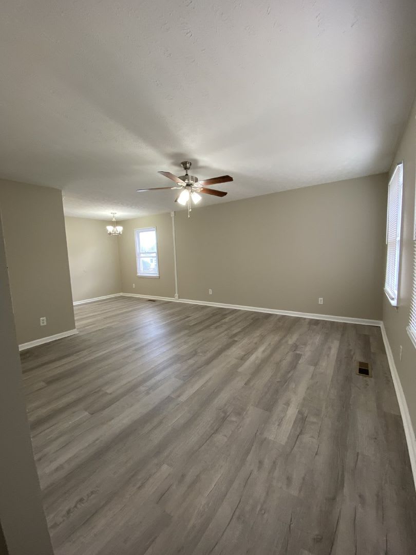 Charming, Pet-Friendly 3 Bedroom, 2 Bath Home on Whitehead Road – photo 2
