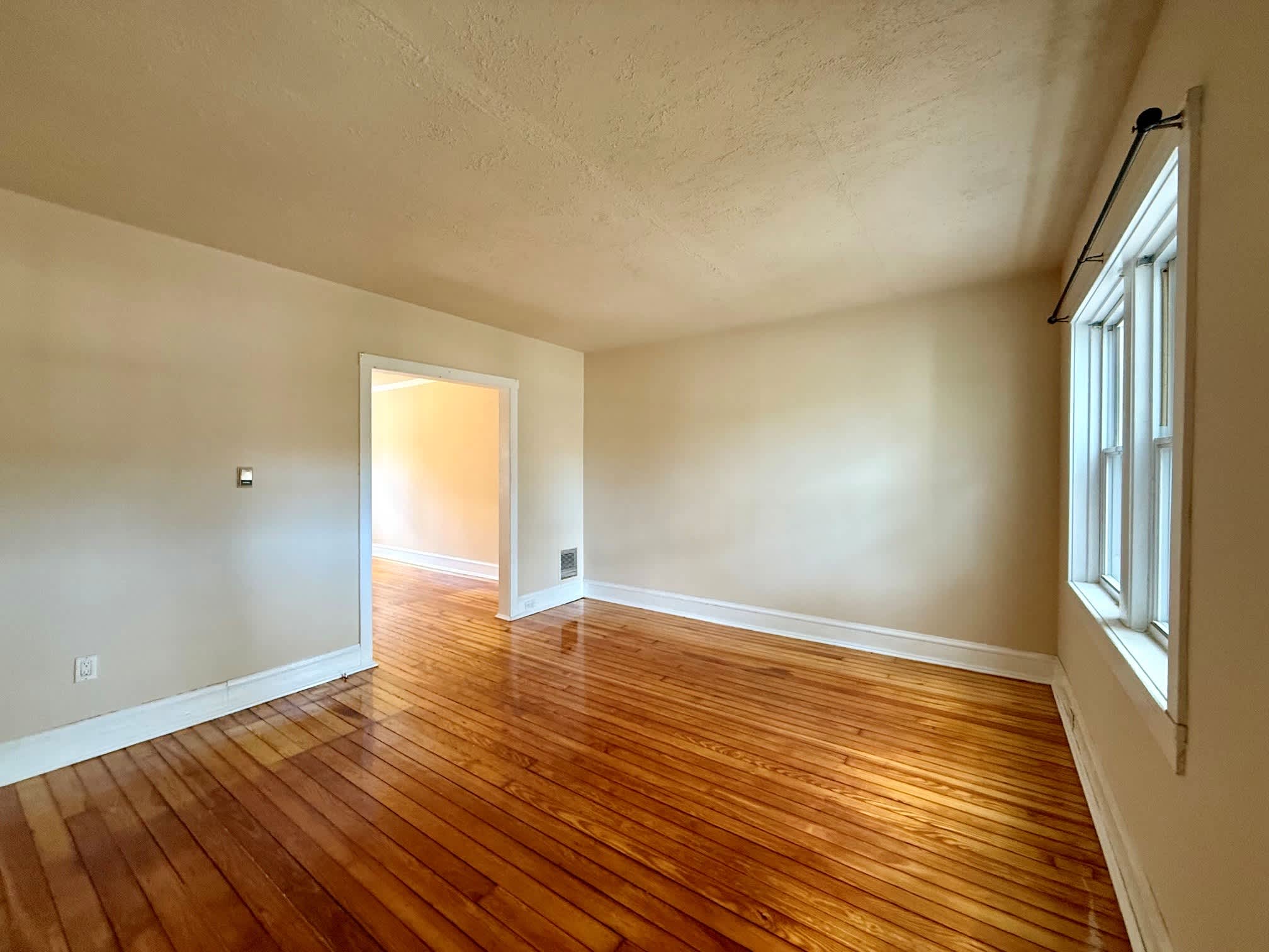2105 Gilles Street – photo 2