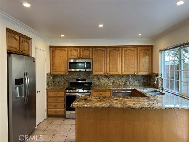 19104 Stefani Avenue – photo 4