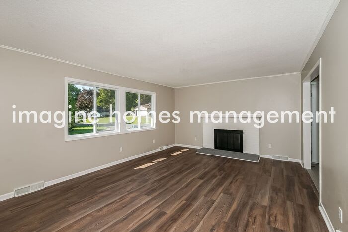 1323 Easter Lane – photo 3