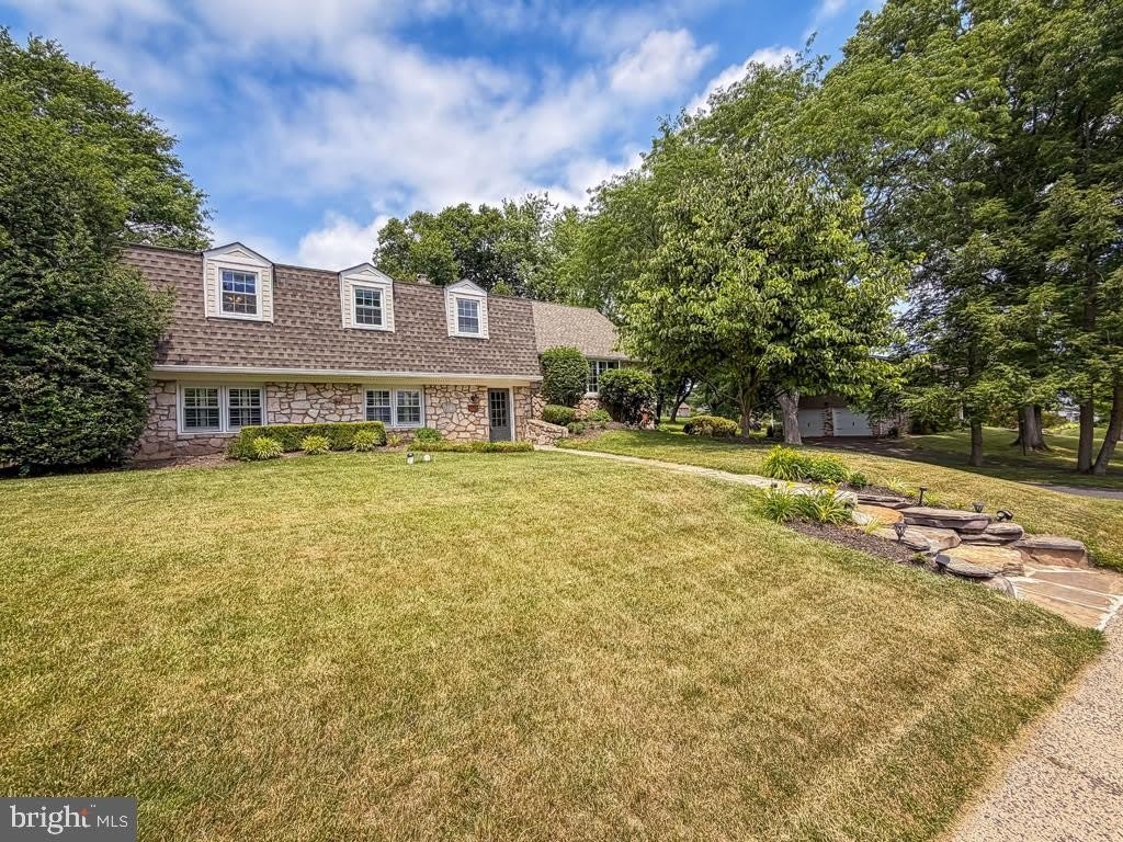1168 TEMPLE DR – photo 5
