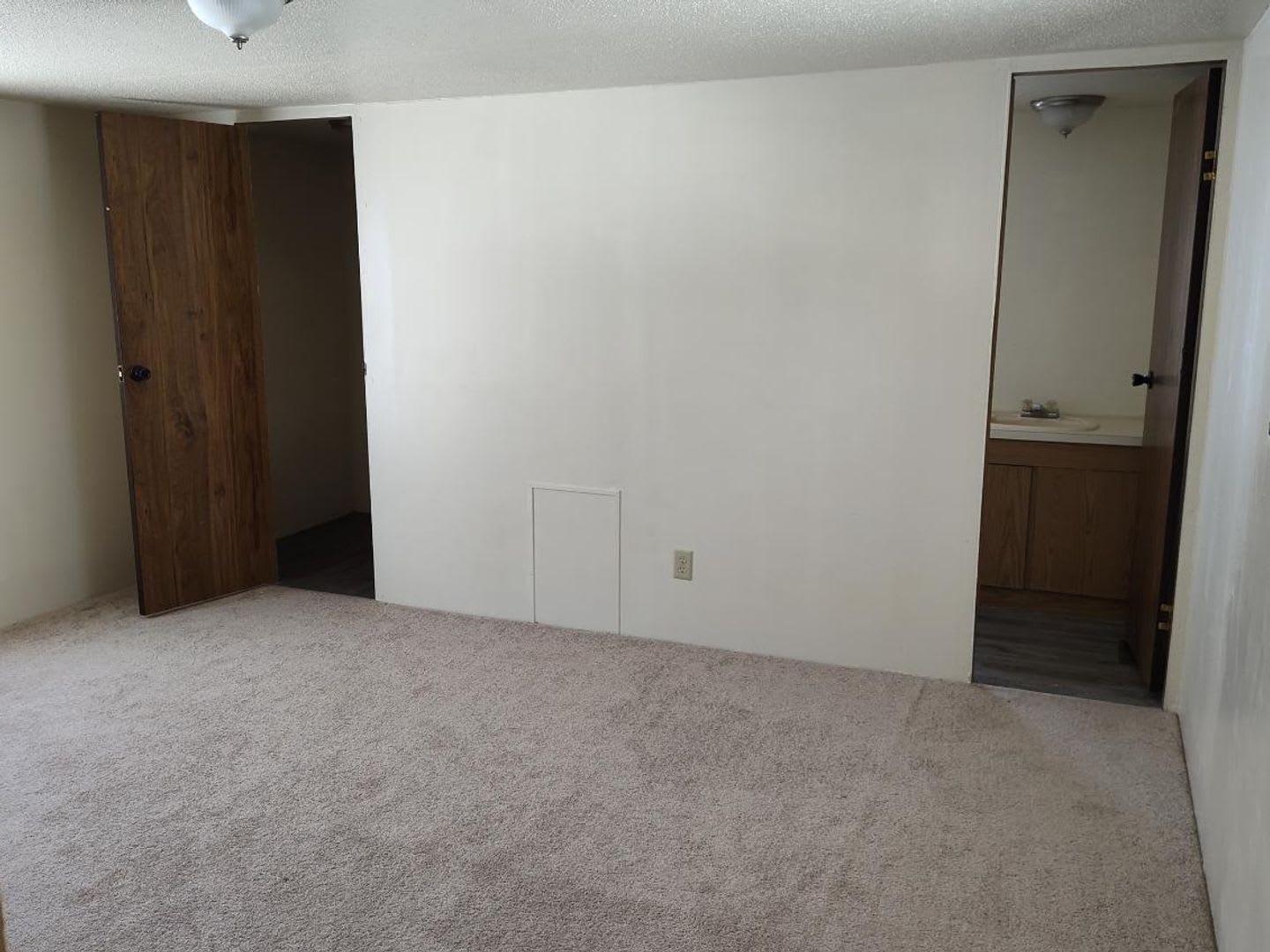 Introducing our newly redone 3 Bedroom, 2 Bath trailer home in Rugby, ND! – photo 5