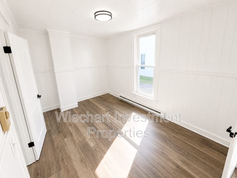 1028 W Wayne St – photo 4