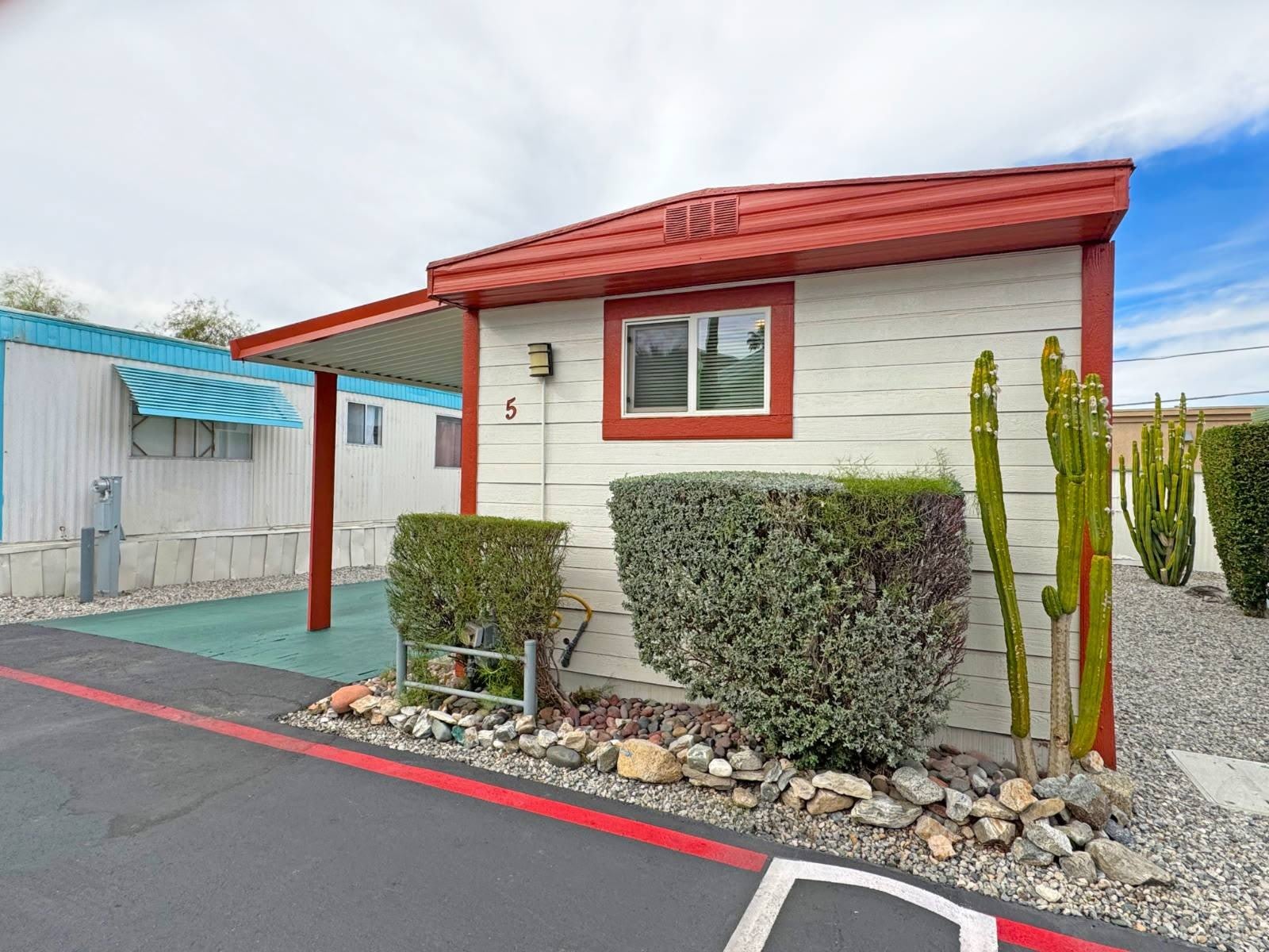 70210 Highway 111 – photo 2