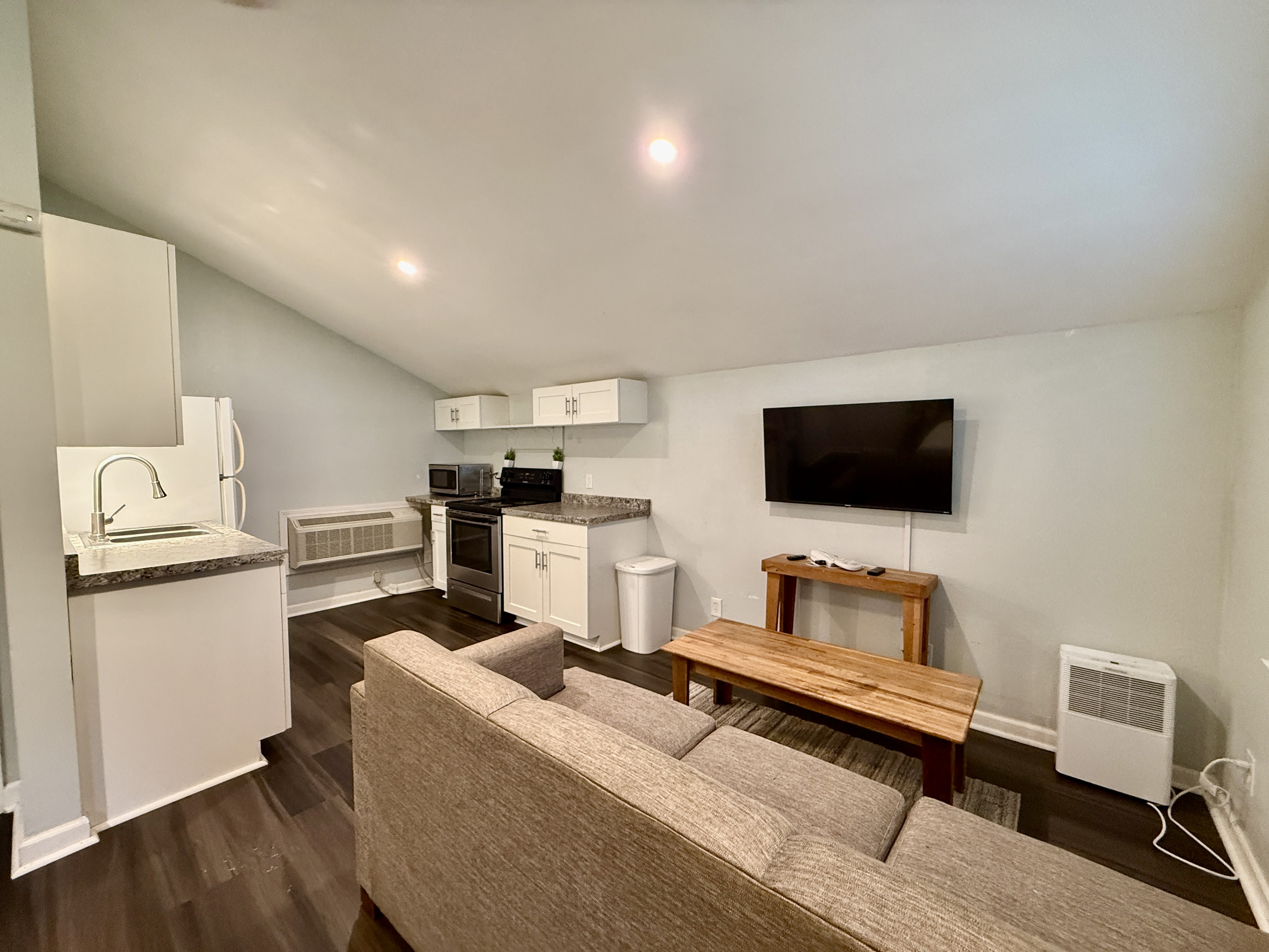 2426 W Desoto St Unit C – photo 2