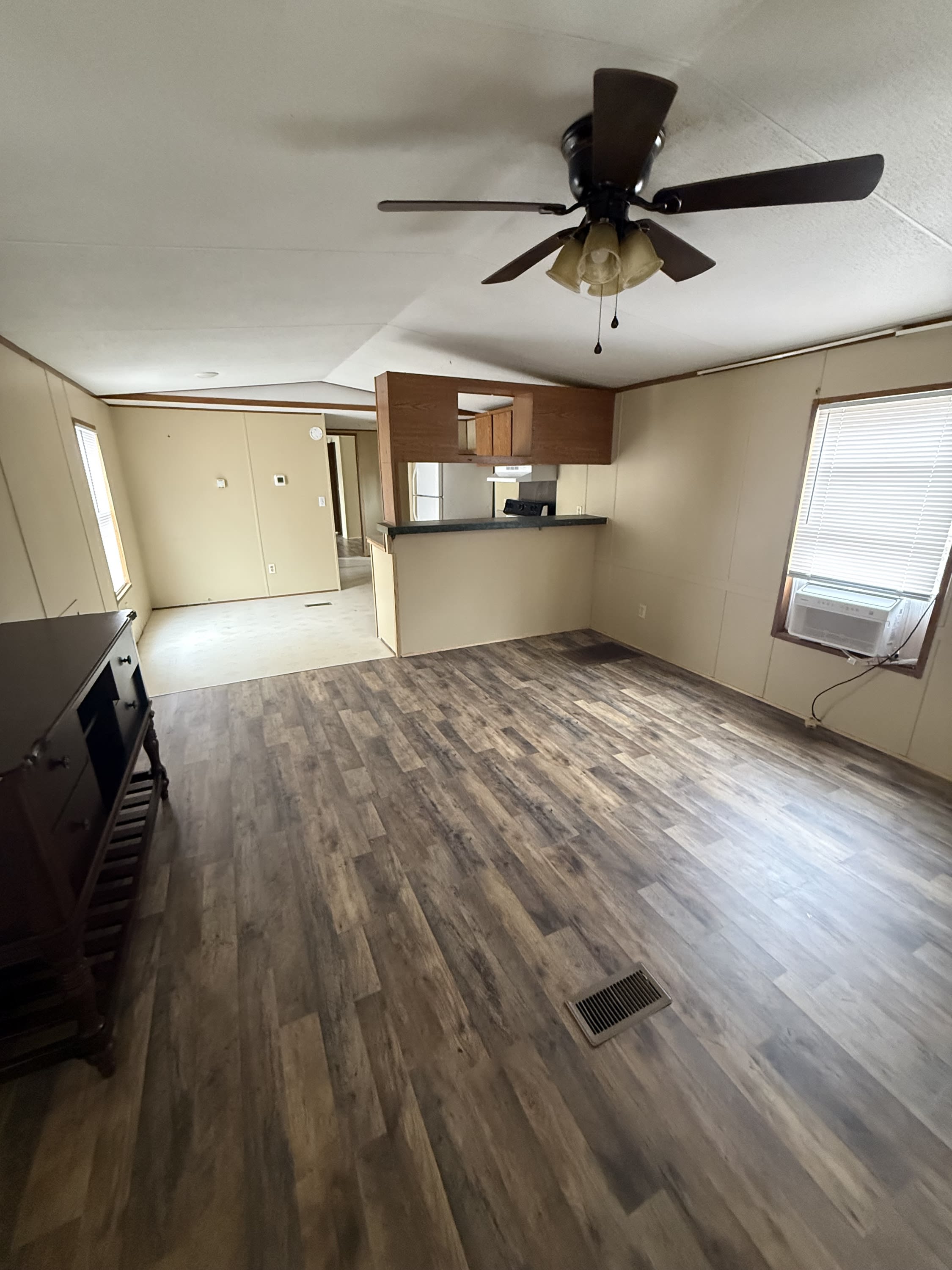605 Henrietta St – photo 2