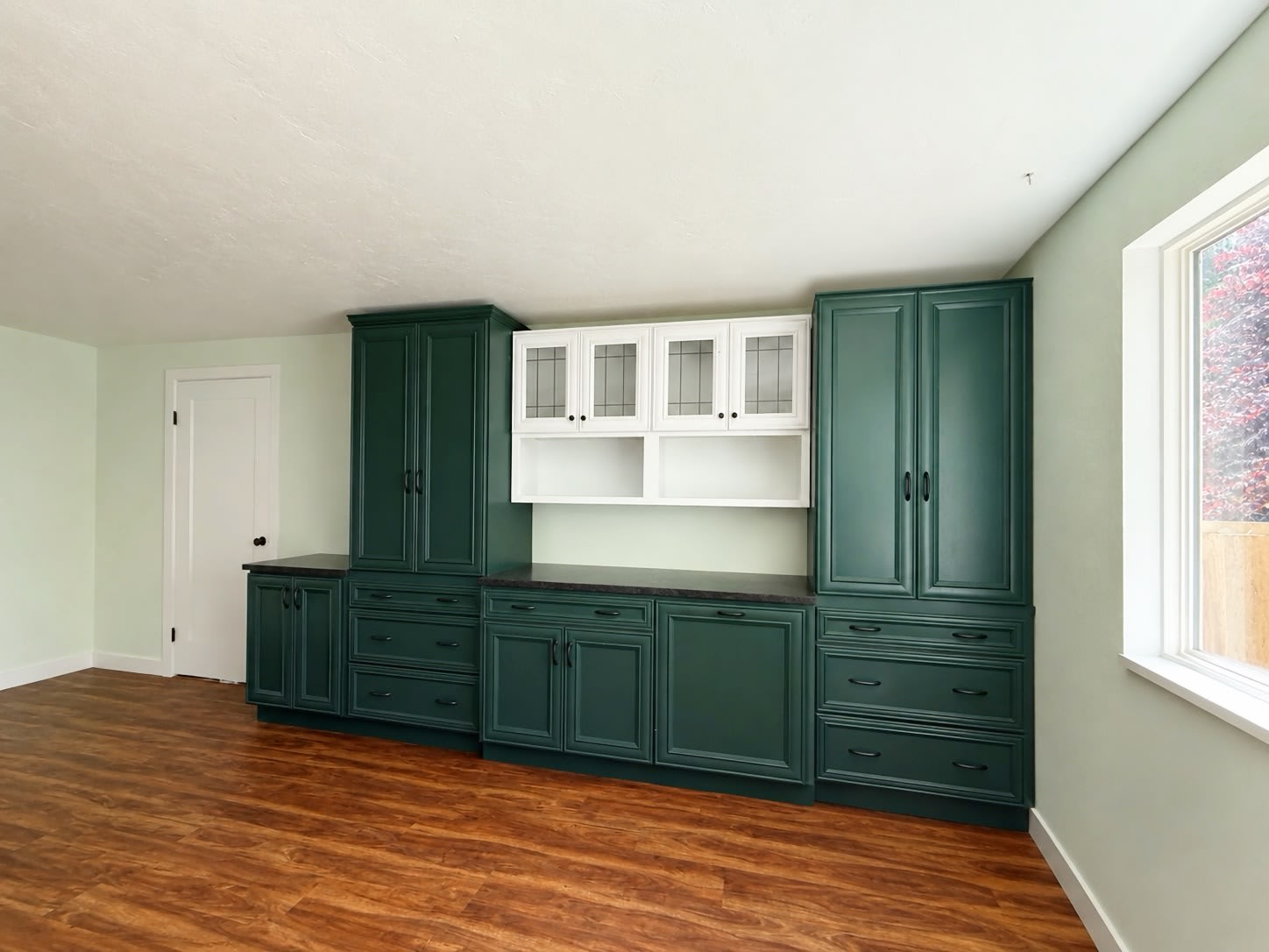 716 Parkway Court Northeast – photo 3