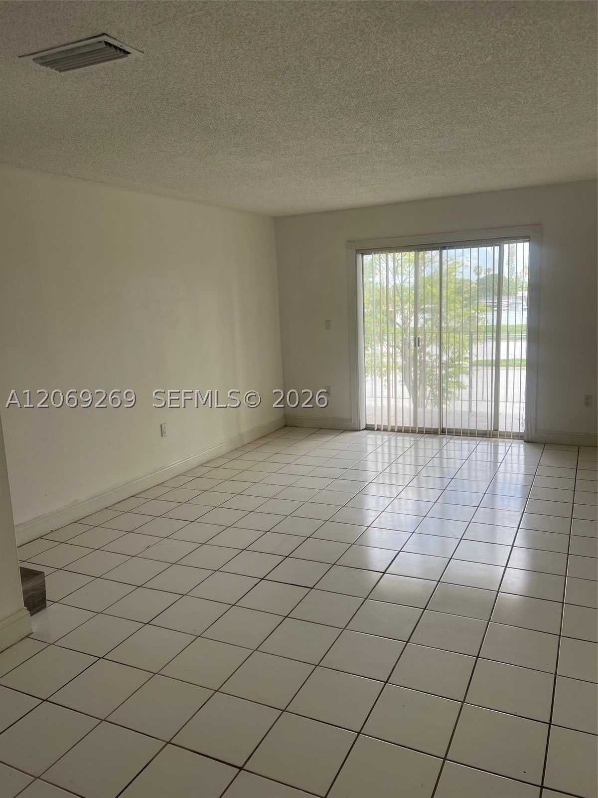 10500 Sw 8Th St – photo 3