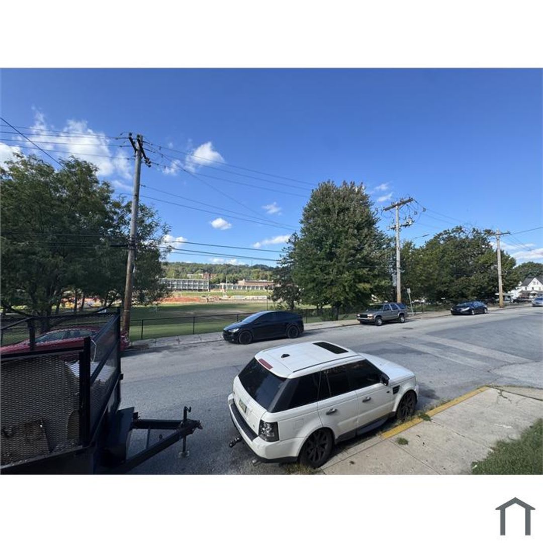 330 Walnut St – photo 1
