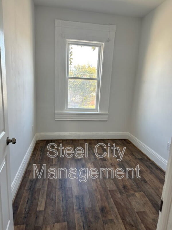 211 South 7th Street – photo 2