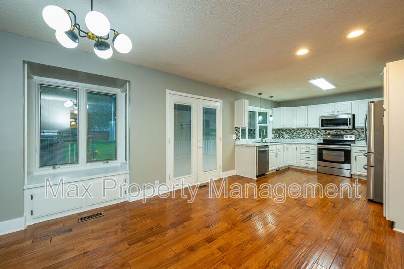 9408 Horton Ave – photo 2