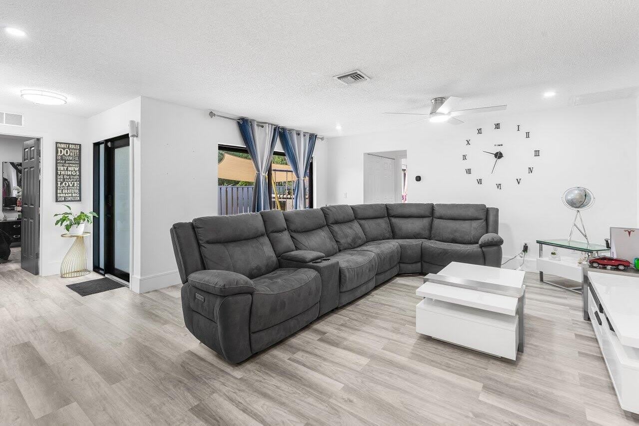 8014 Ambach Way – photo 5