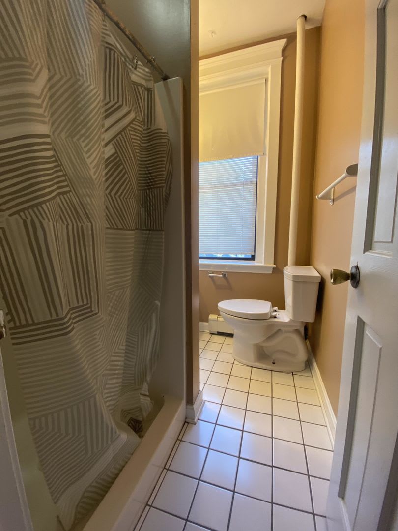 Large 4 Bed In Allston – photo 4