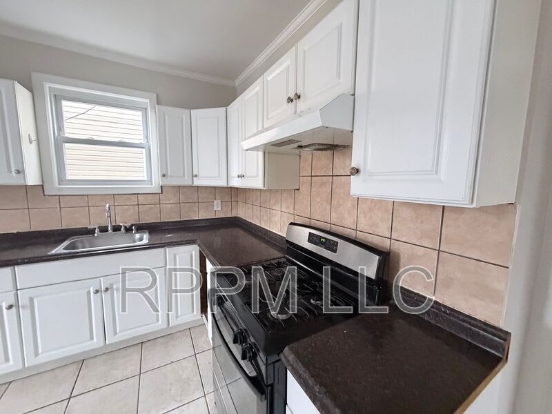 106 N 16th St #1 – photo 3