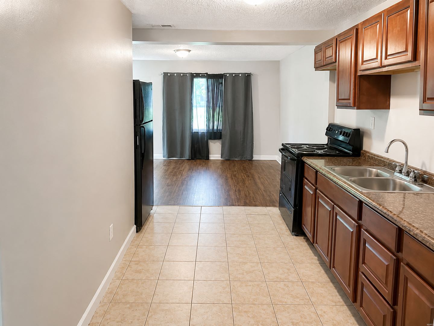 HALF OFF SECURITY DEPOSIT – MOVE-IN SPECIAL! – photo 4