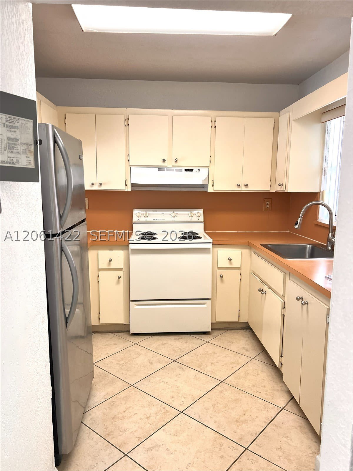 401 NW 72ND AVE – photo 1