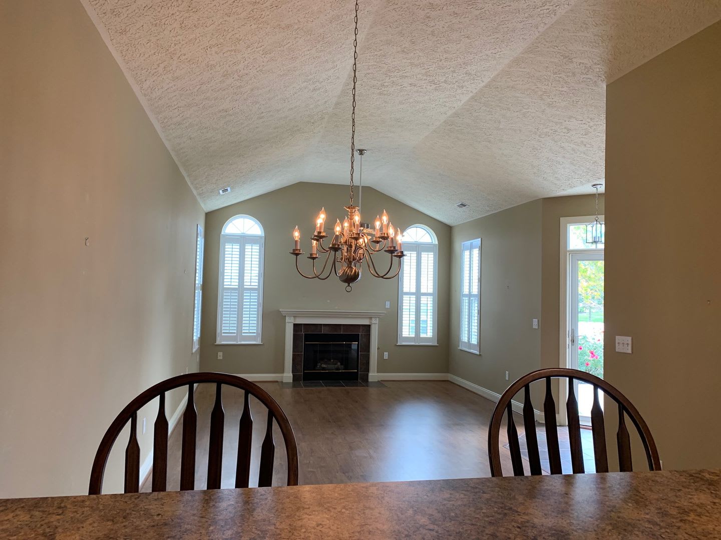 2 Bedroom 2 Bath Condo 2 Car Garage – photo 5