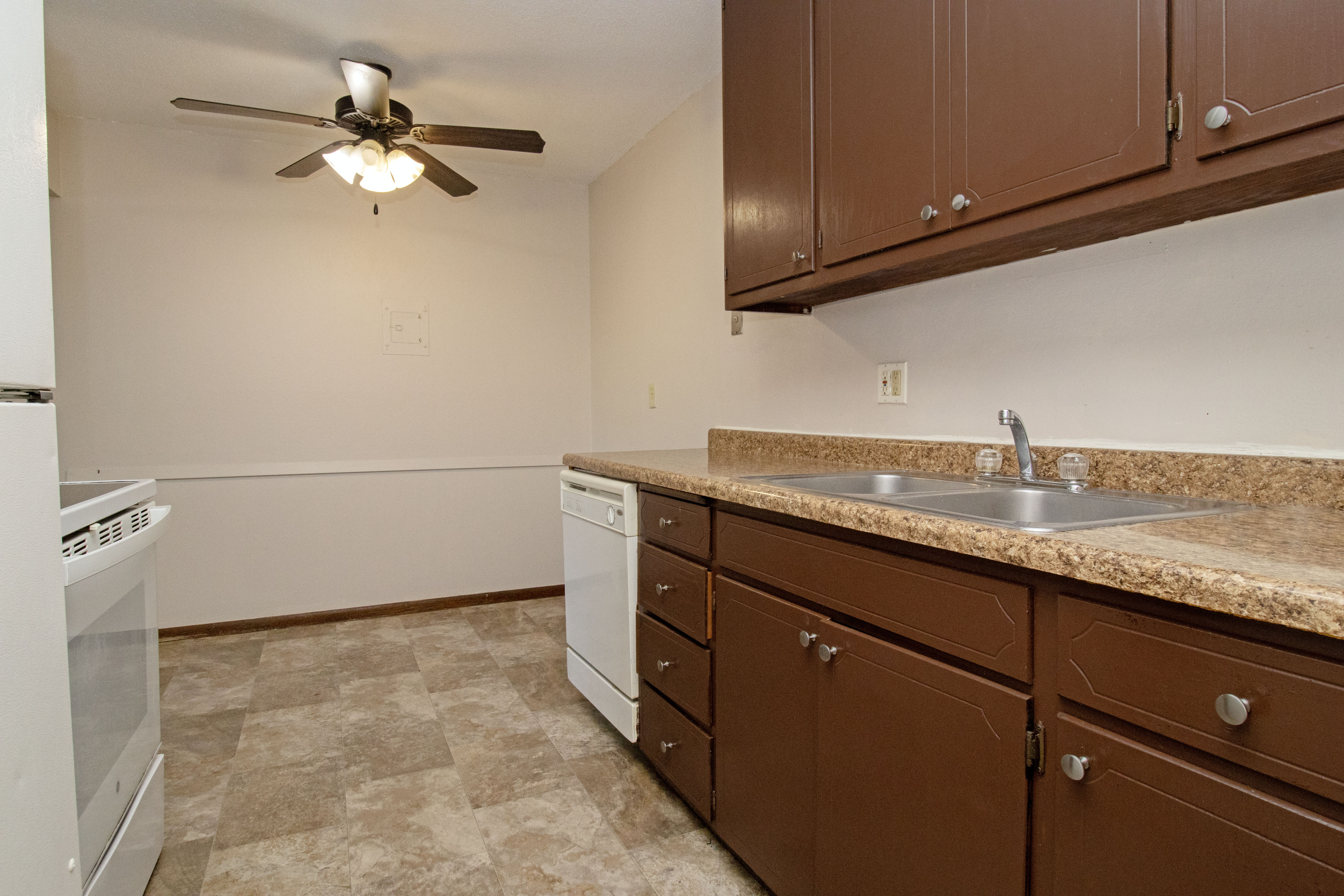 625 12th Ave N – photo 2