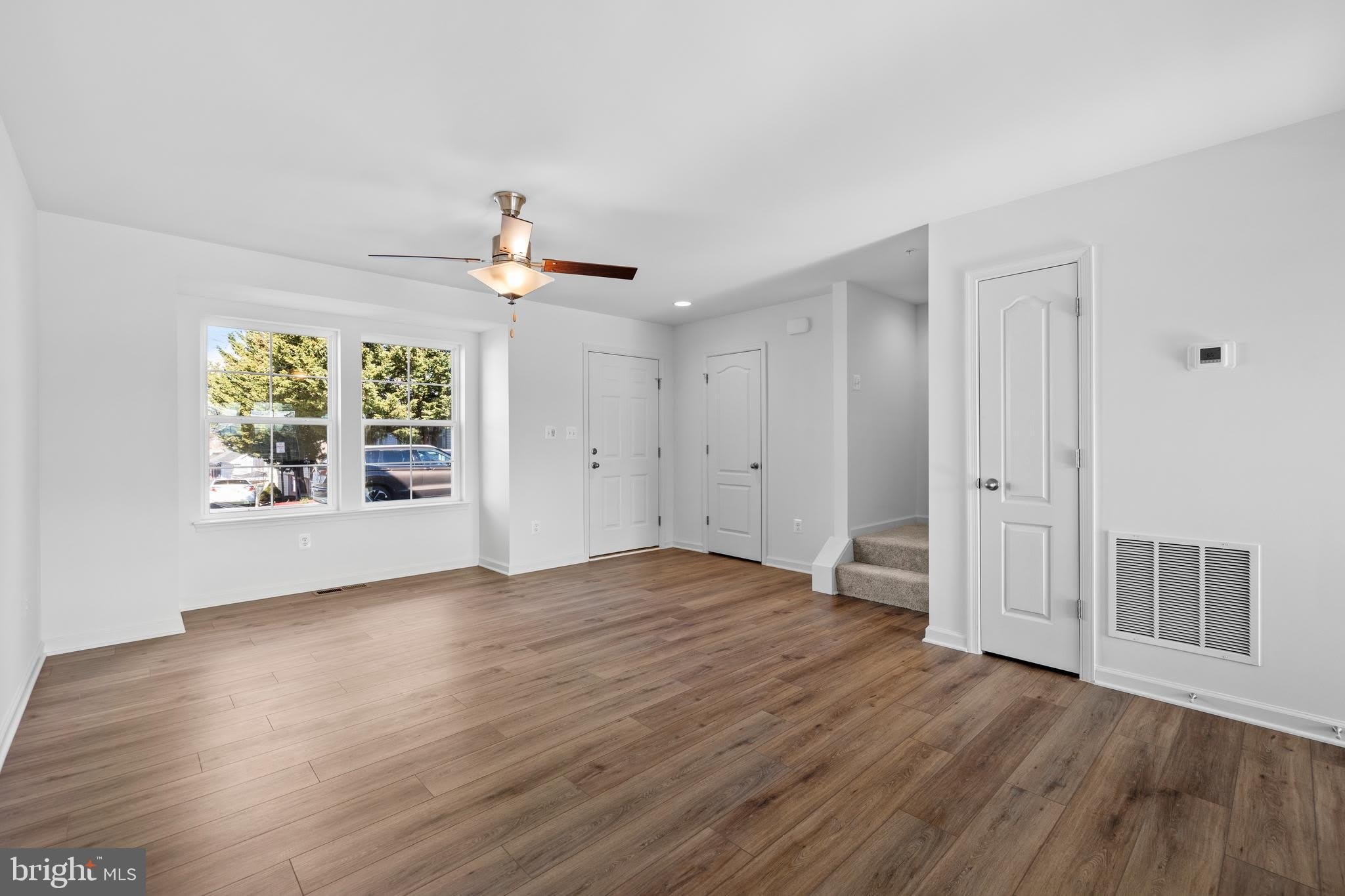 442 PELETON STREET – photo 5