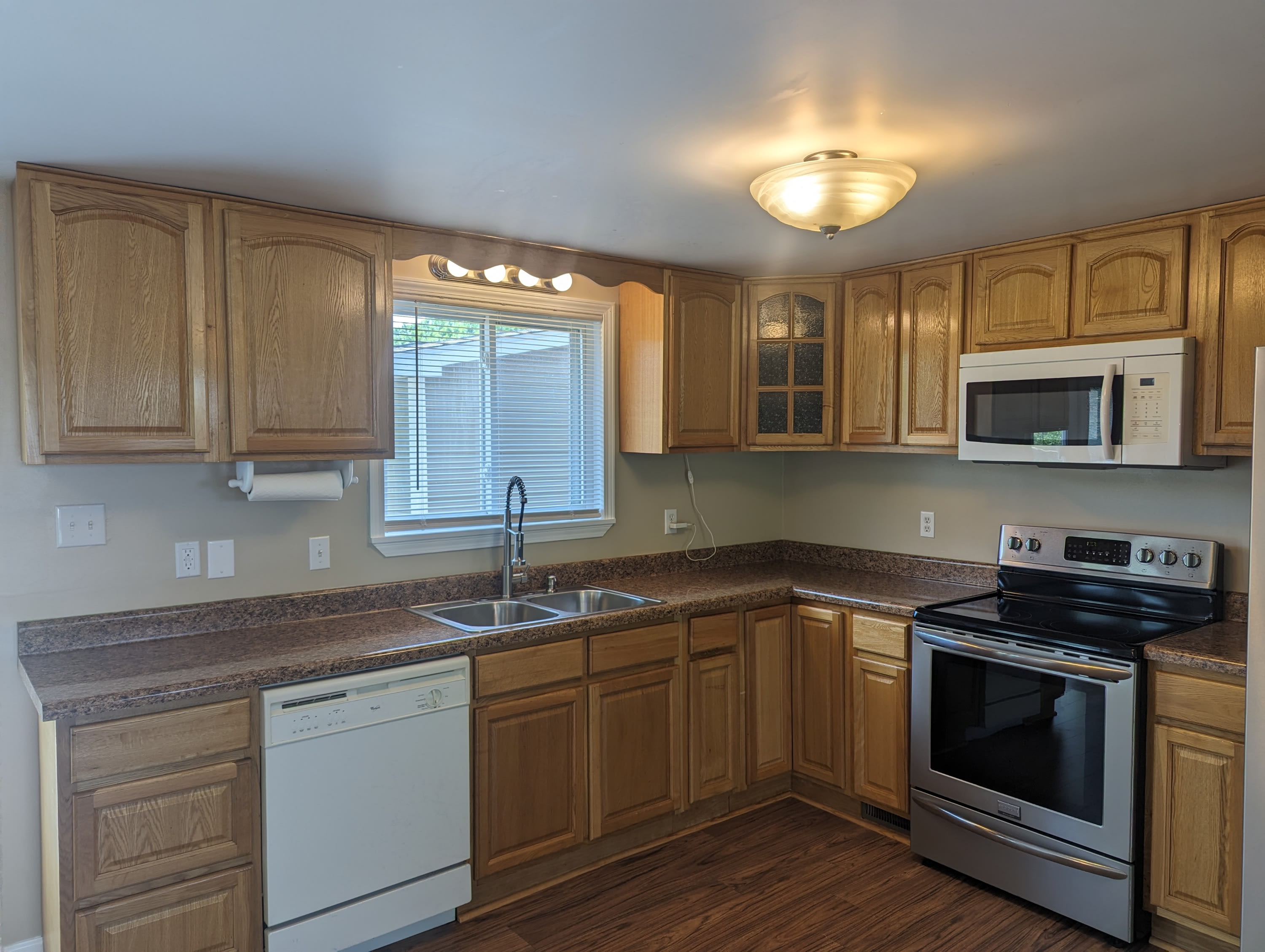 613 Cusick – photo 4