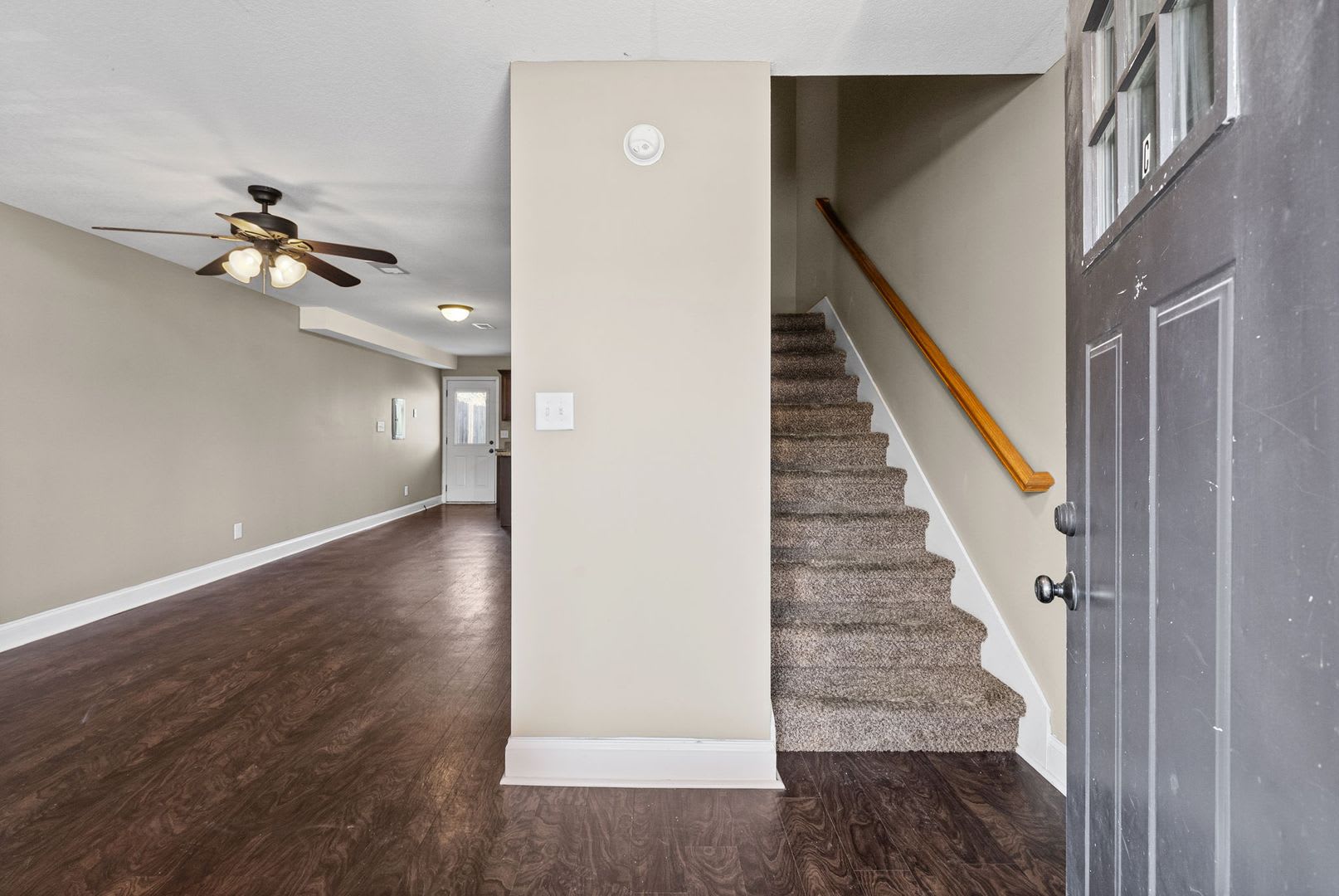 Pet Friendly Two Bedroom – photo 2
