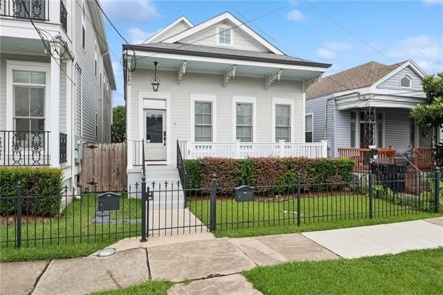 2410 VALENCE Street – photo 3