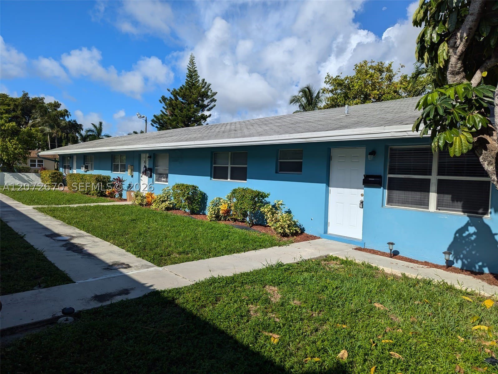537 SW 2nd Pl – photo 1
