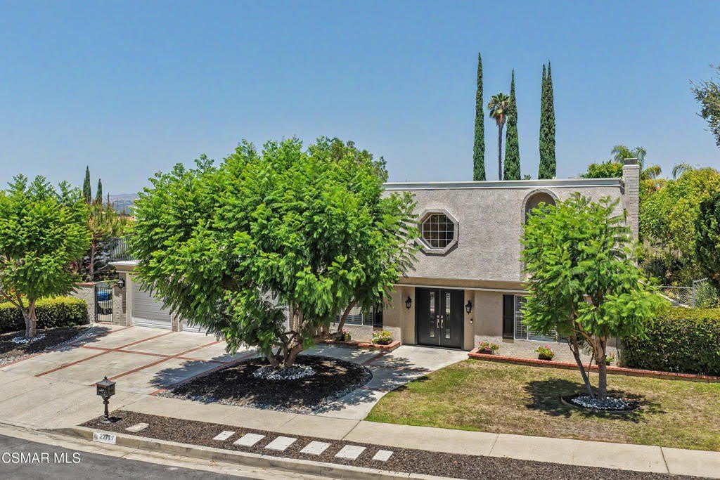 22777 Brenford Street – photo 2