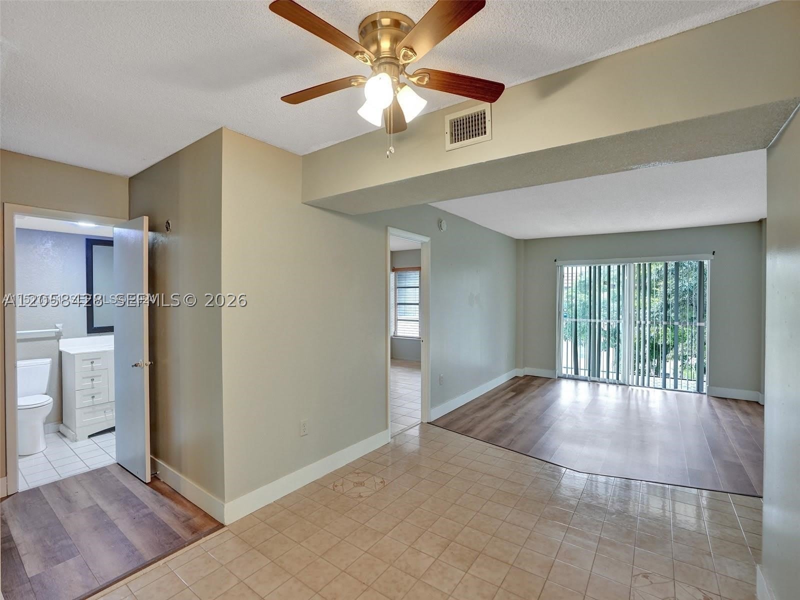 4166 Inverrary Dr – photo 3