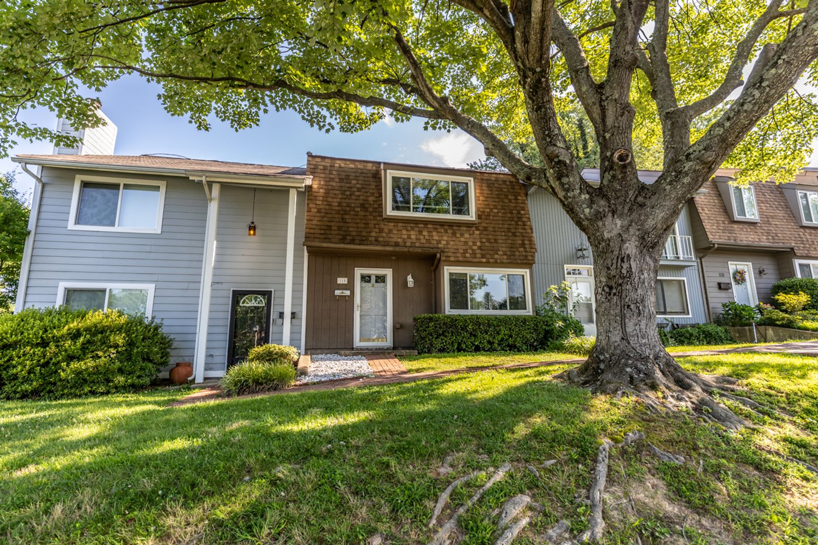 110 Woodlake Drive – photo 2