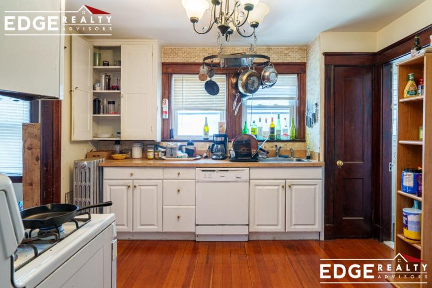 8 Niles St. – photo 4