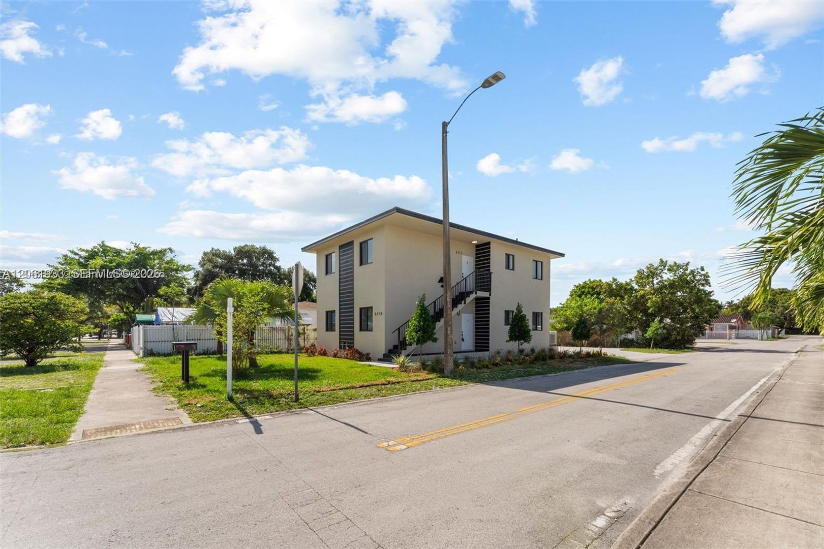 Unfurnished 3 Beds, 2 baths, 1400 Sq.ft. – photo 1