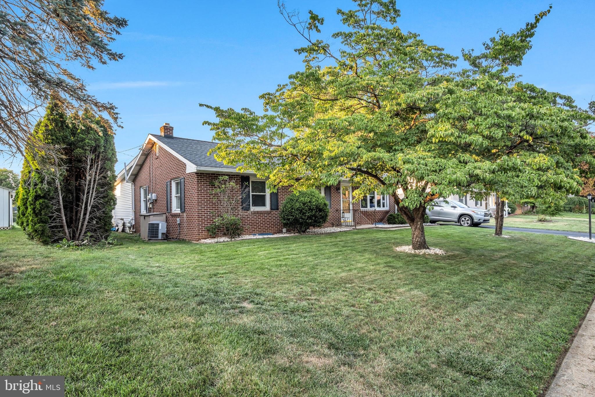 583 F St – photo 2