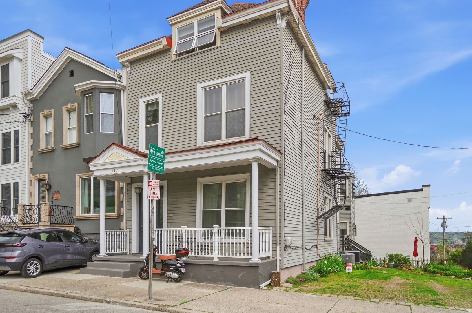 1220 Louden St – photo 4