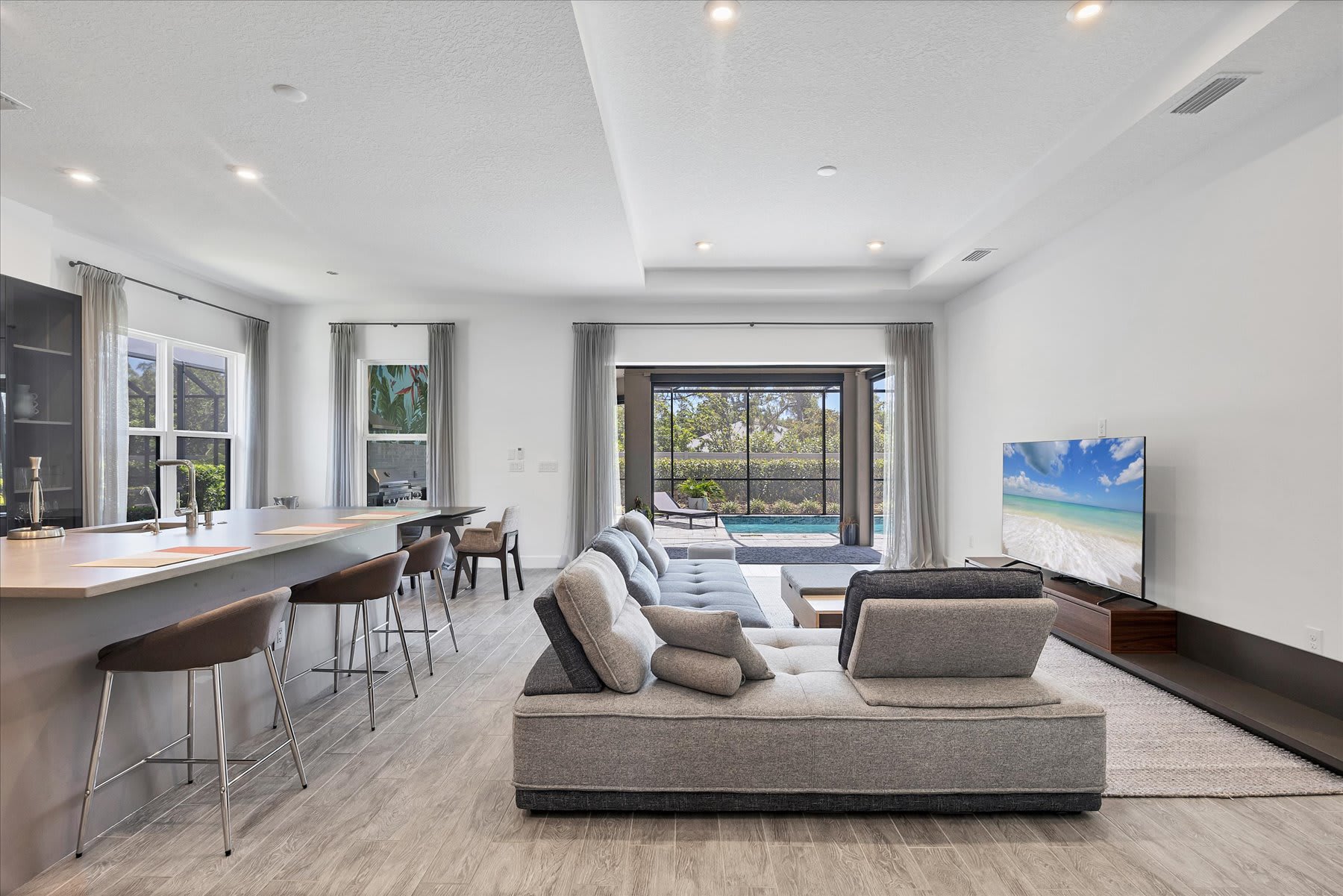 5657 Scarlotti Street – photo 2