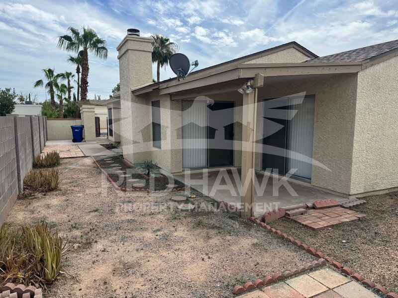 630 E Jensen St – photo 3