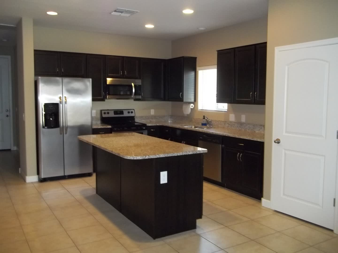 Beautiful Home in Gated Community – photo 2