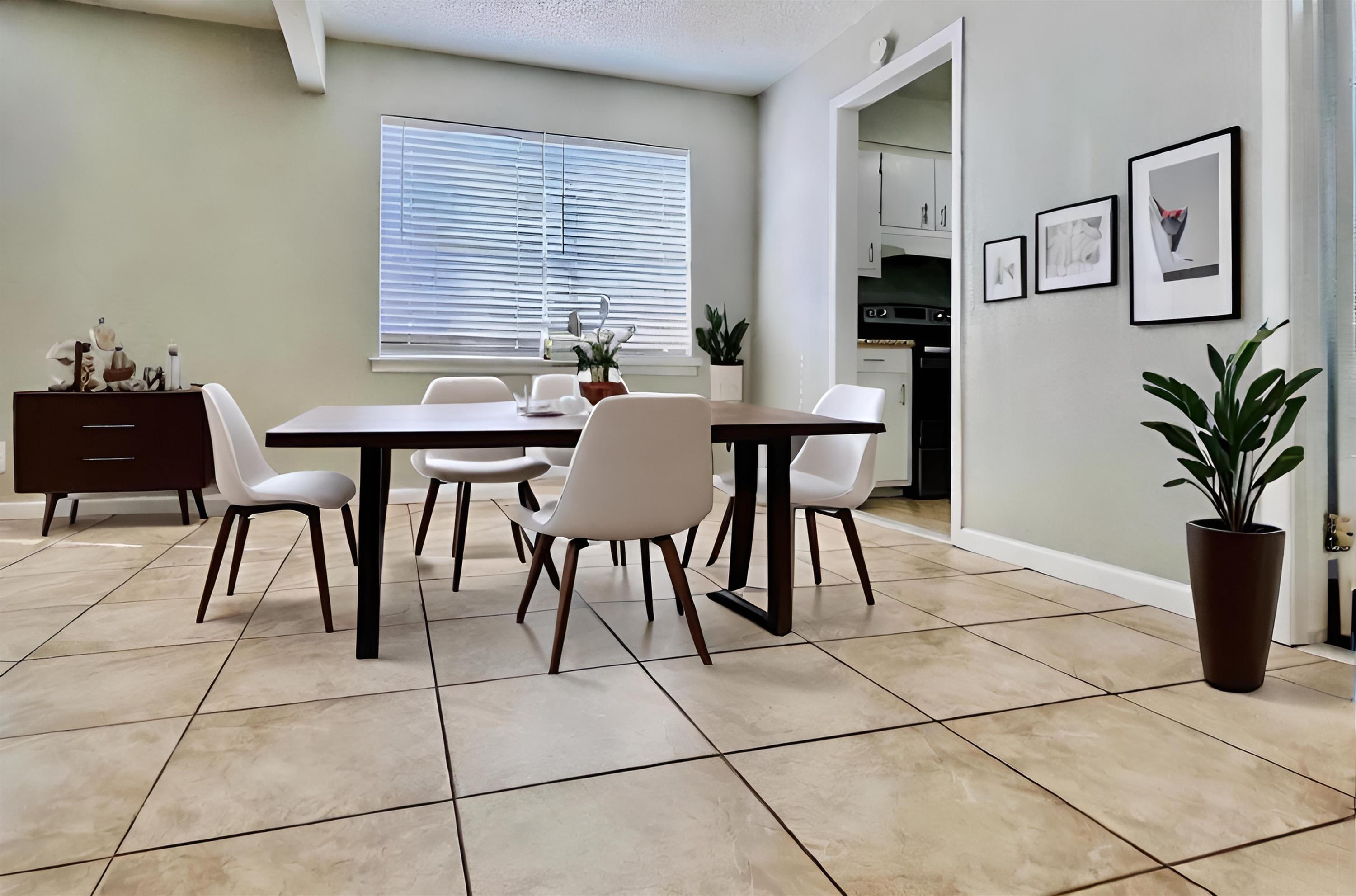 3901 Englewood Circle – photo 4