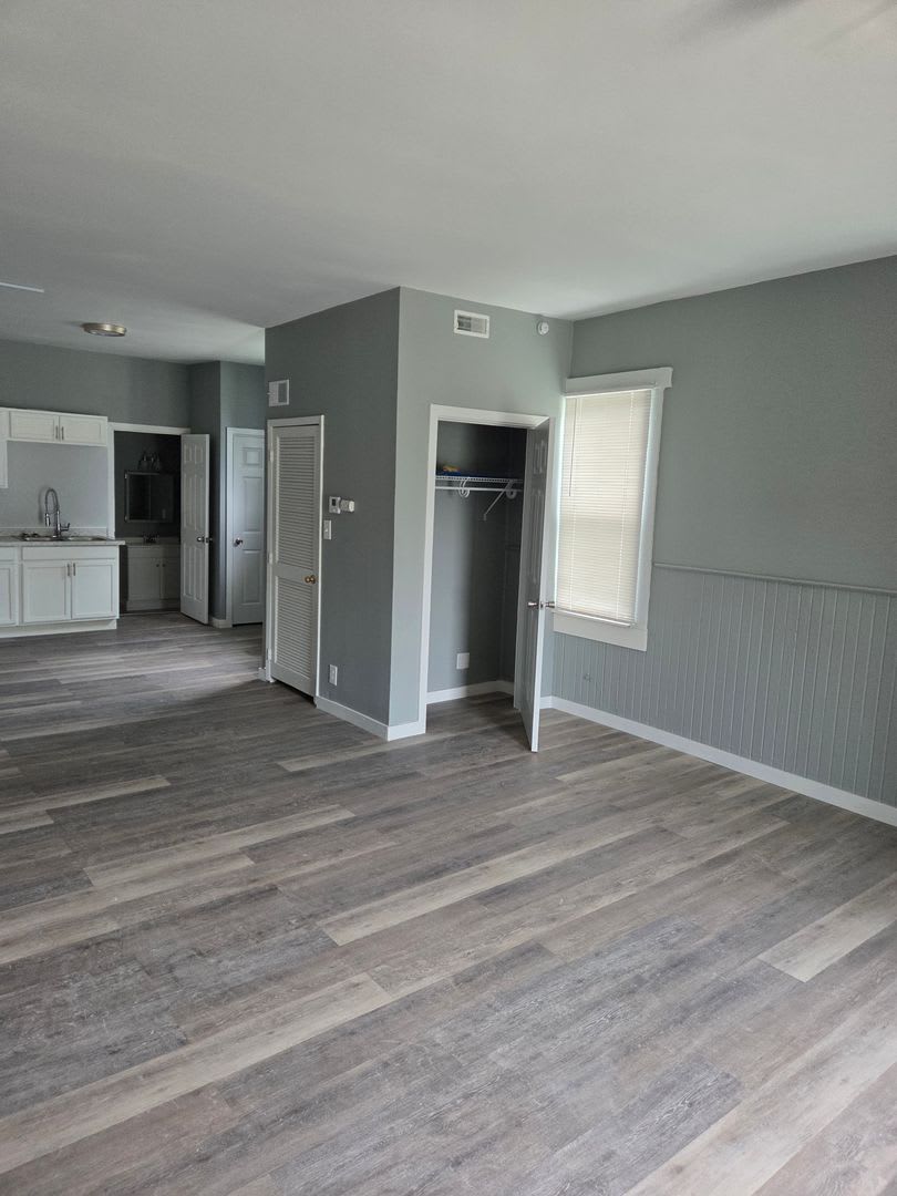Newly remodeled – photo 4