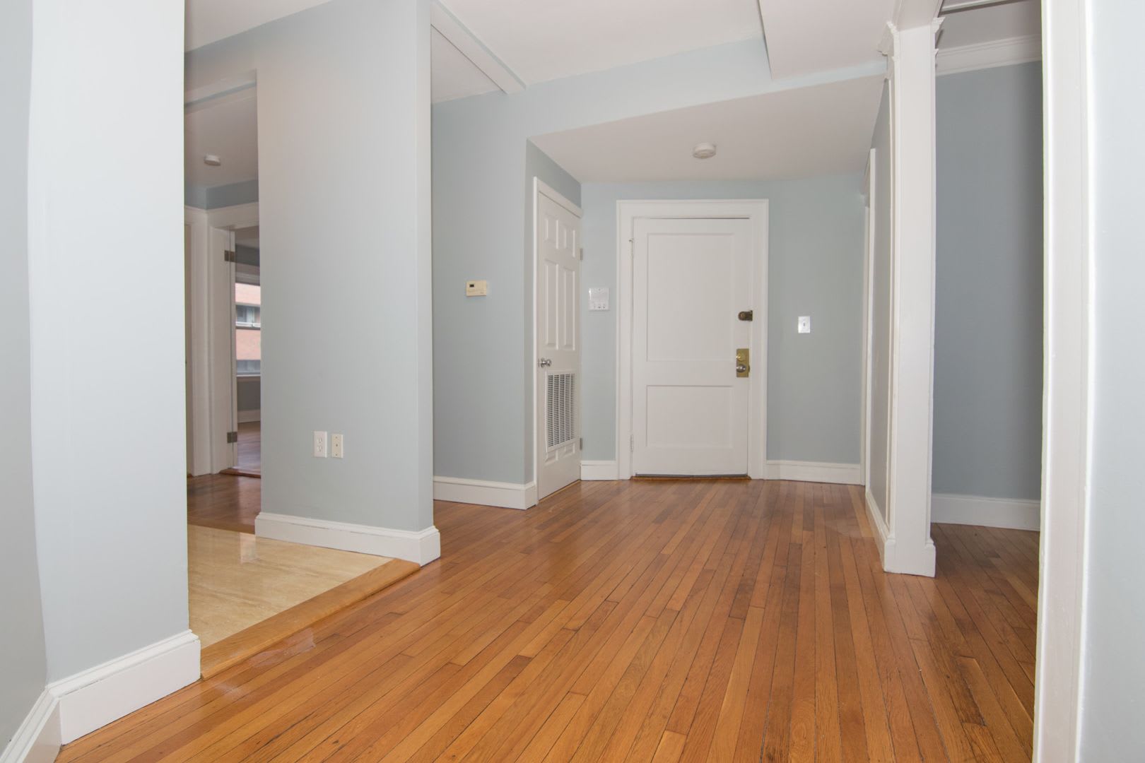 Charming 4 Bedroom-No Broker Fee – photo 5