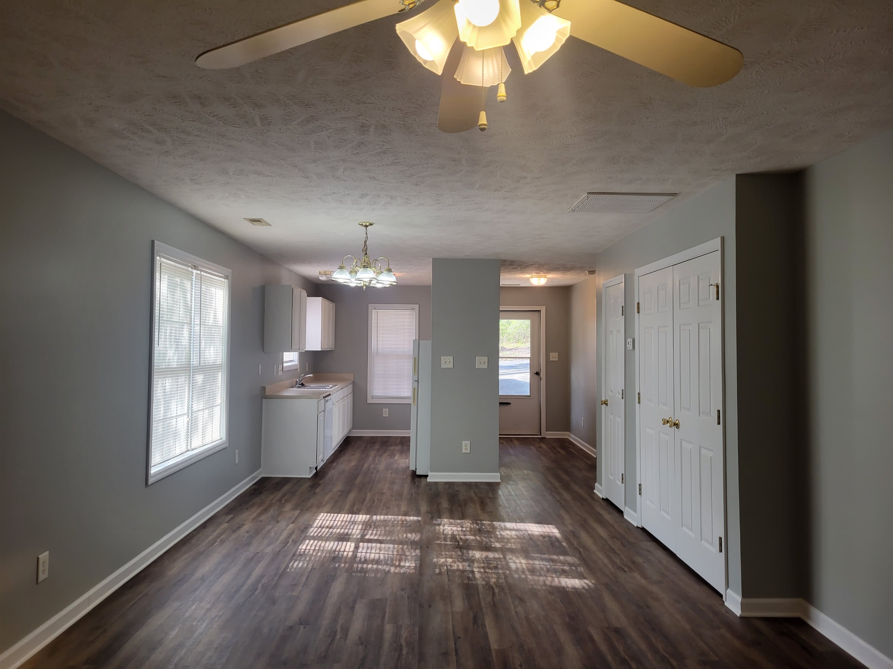 407-B Post Avenue – photo 4