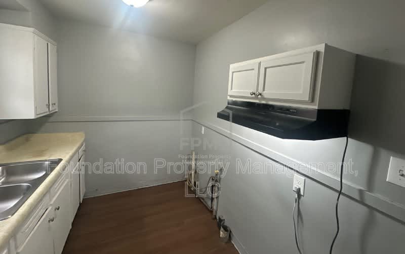 3326 Rosamond Avenue – photo 5