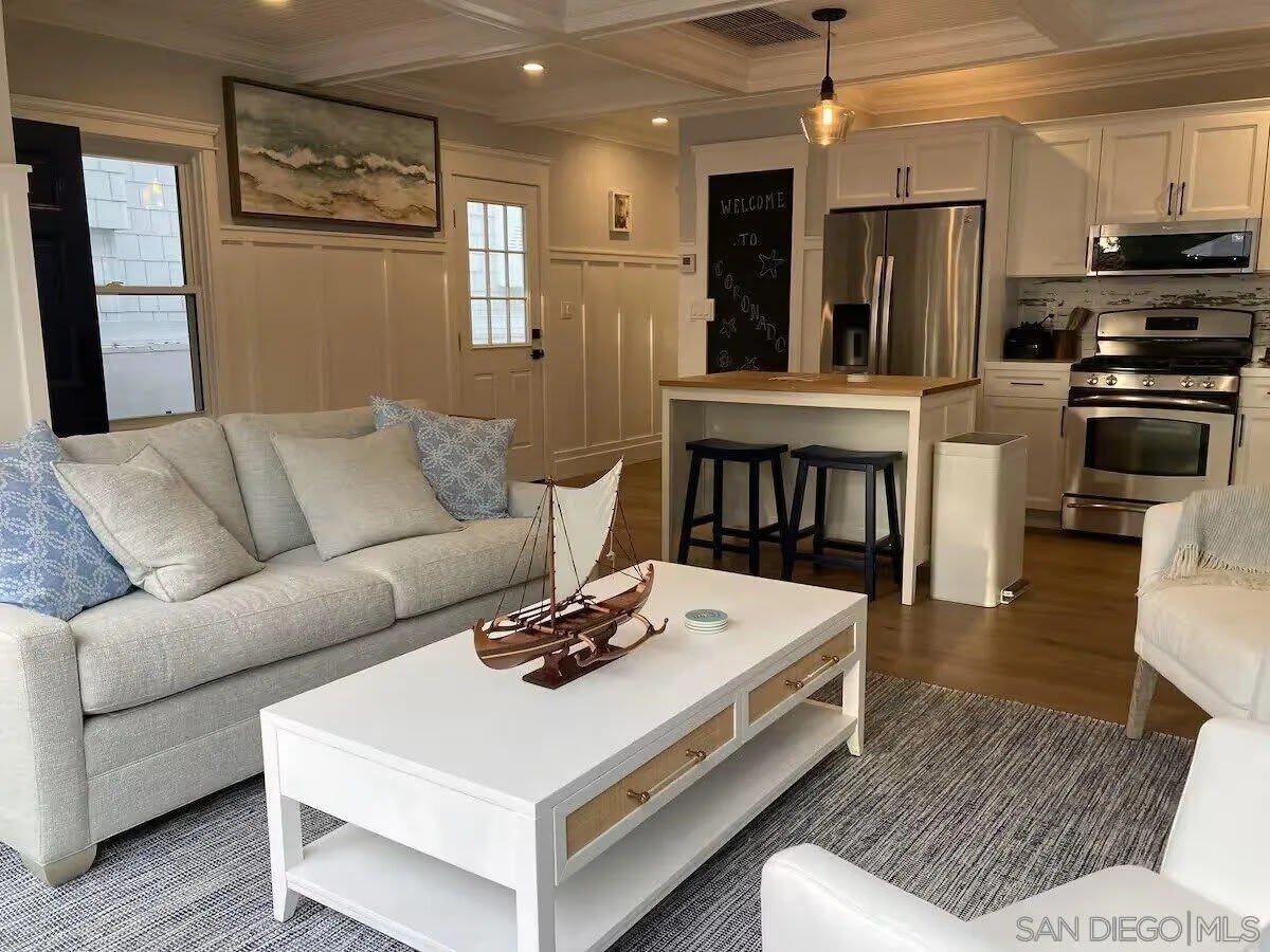 457 E Avenue – photo 4