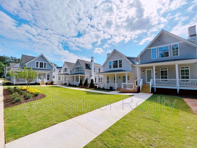 1085 Adam Circle – photo 1