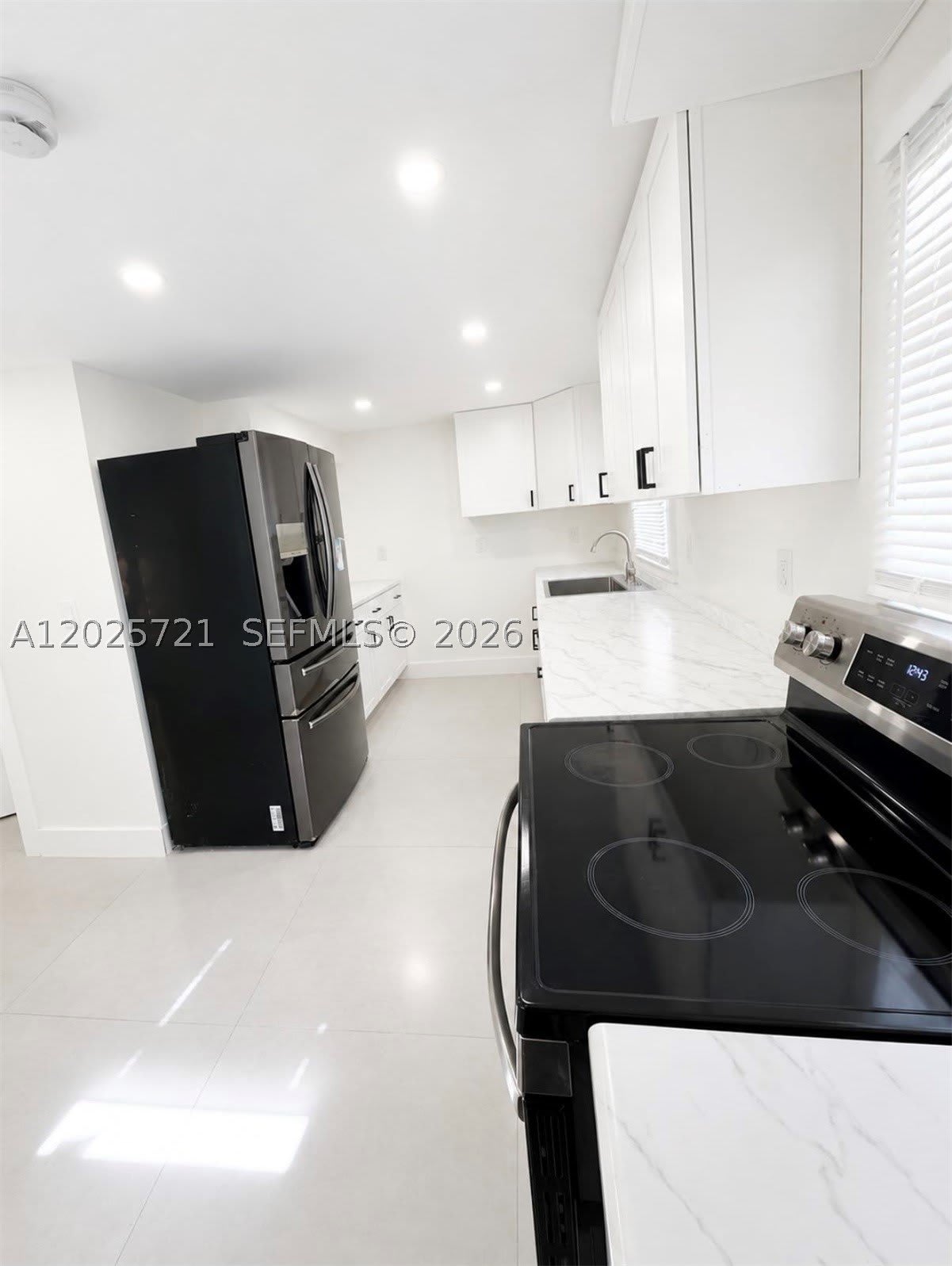 4125 N 32nd Ct – photo 2