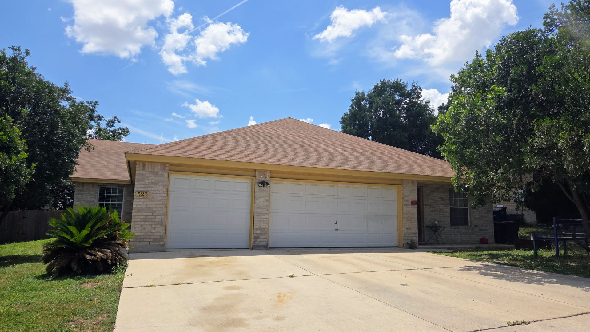 New Braunfels 2 Bedroom 2 Bath less than 1 mile from Landa Park! – photo 1