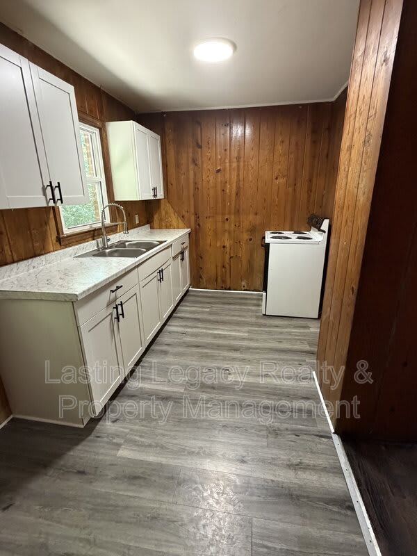 910 Marsh Street – photo 5