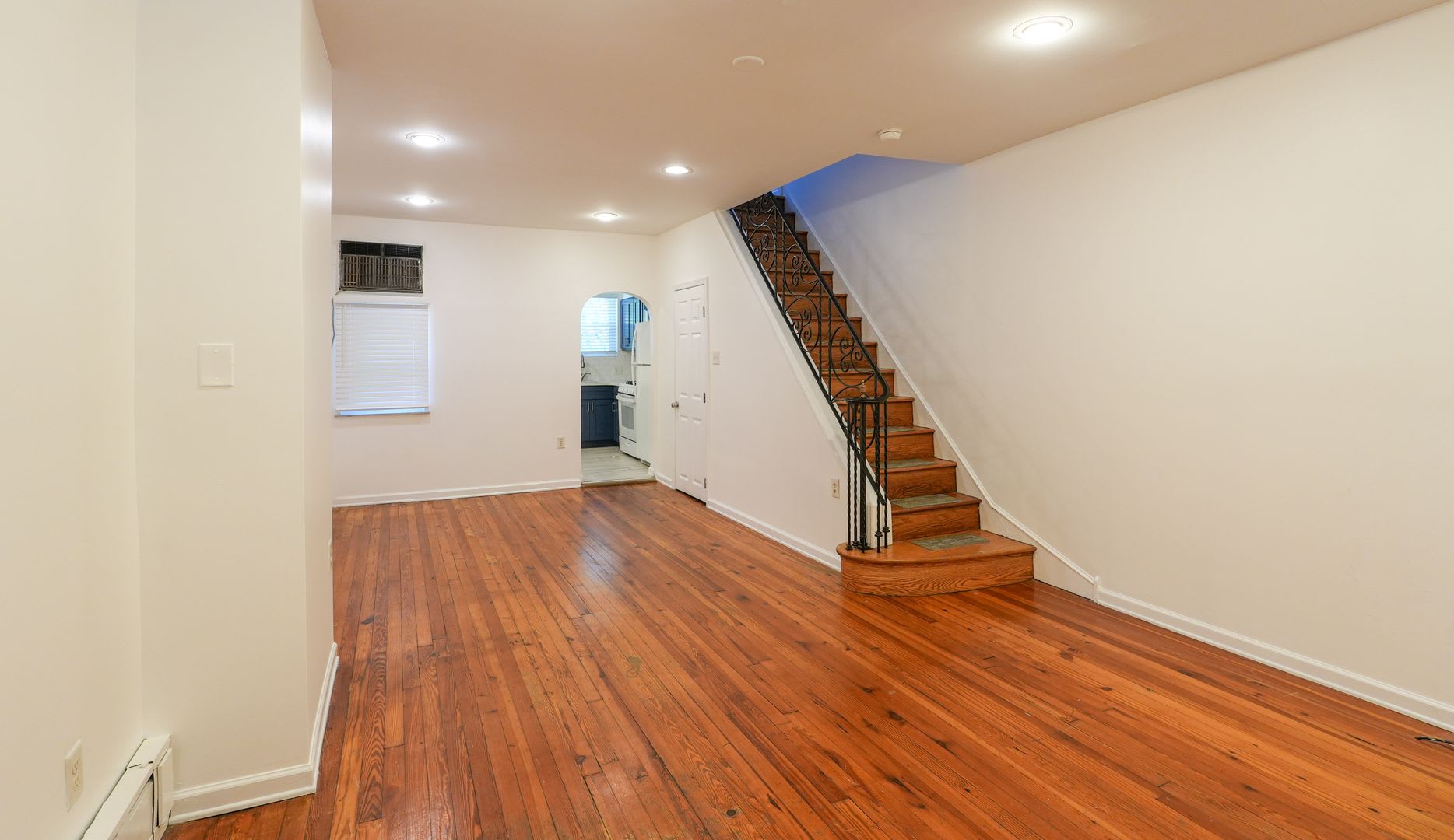 Newly renovated 2 bedroom – photo 4