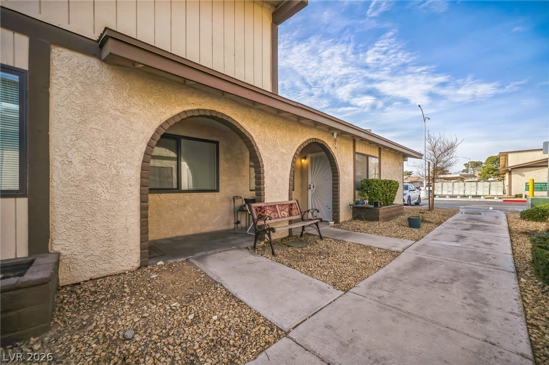 5733 Smoke Ranch Road – photo 2